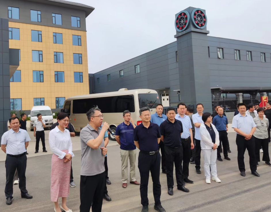 孟津區(qū)2024年第三次項目觀摩活動--孟津區(qū)委副書記、區(qū)長常涌濤一行實地調研鴻元軸承